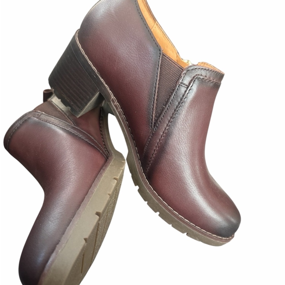 Easy Spirit Women's Brown Leather Ankle Booties with Block Heel